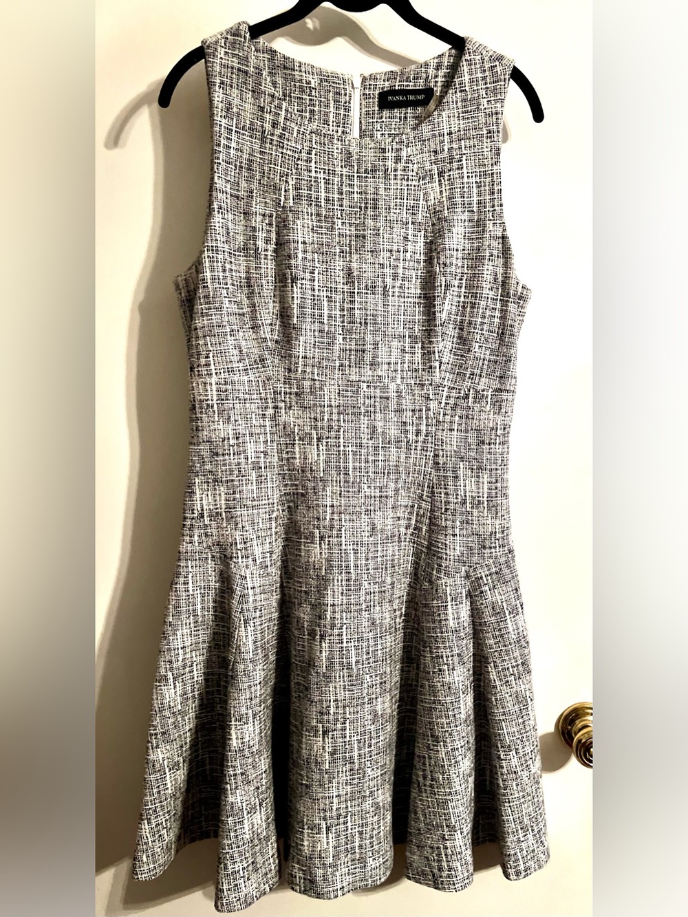 Ivanka‎ Trump Textured Fit and Flare Sleeveless Black & White Midi Dress-Size 12